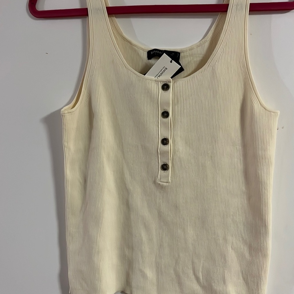 Banana republic new medium supima cotton